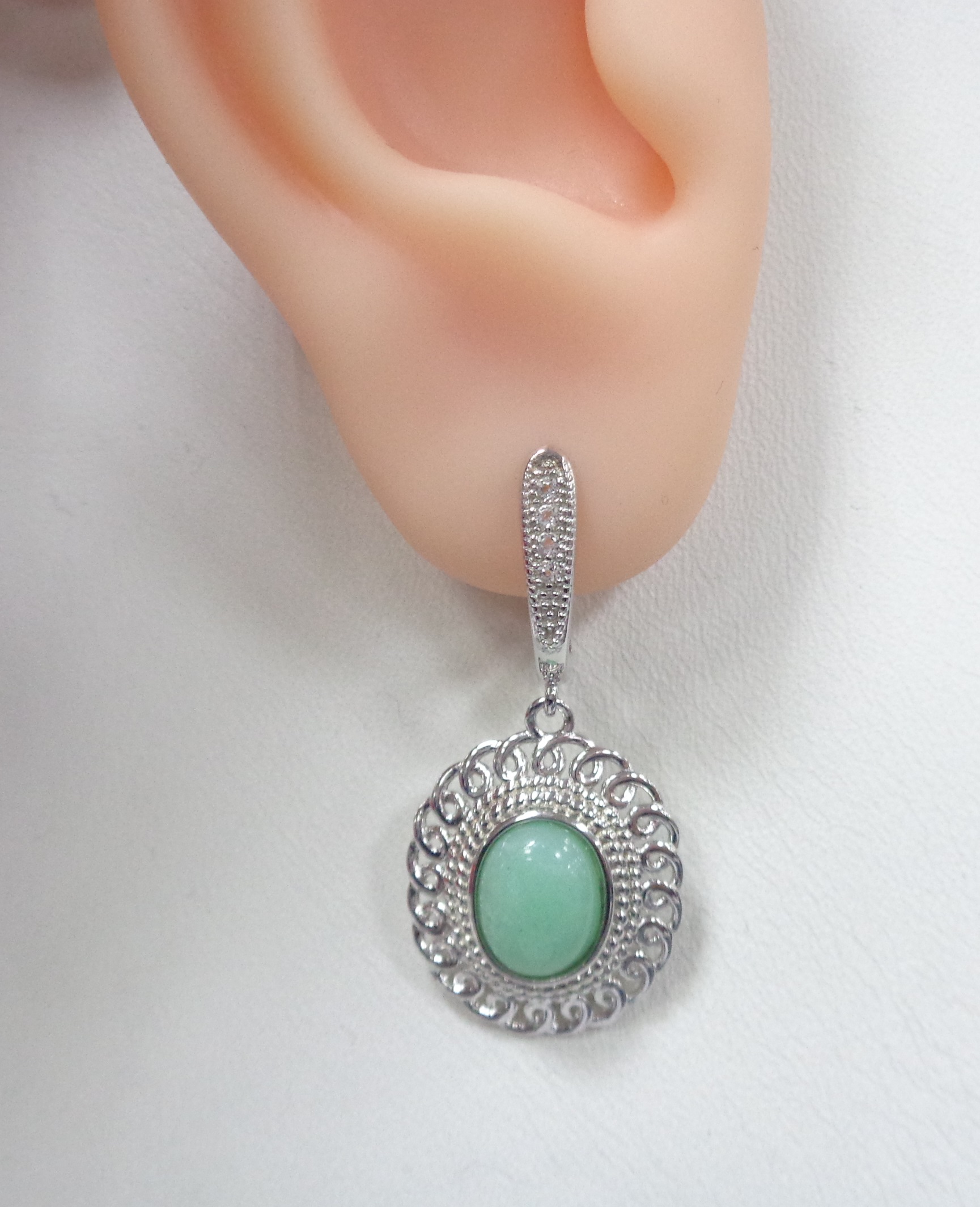 Серебряные серьги с зелеными халцедонами